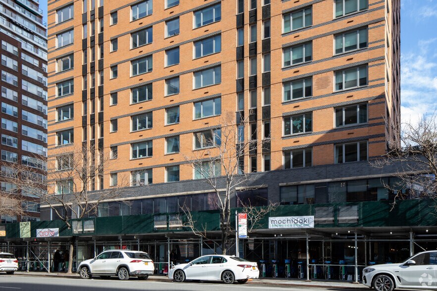 200 E 62nd St, New York, NY à louer - Photo de l’immeuble – Image 3 sur 4