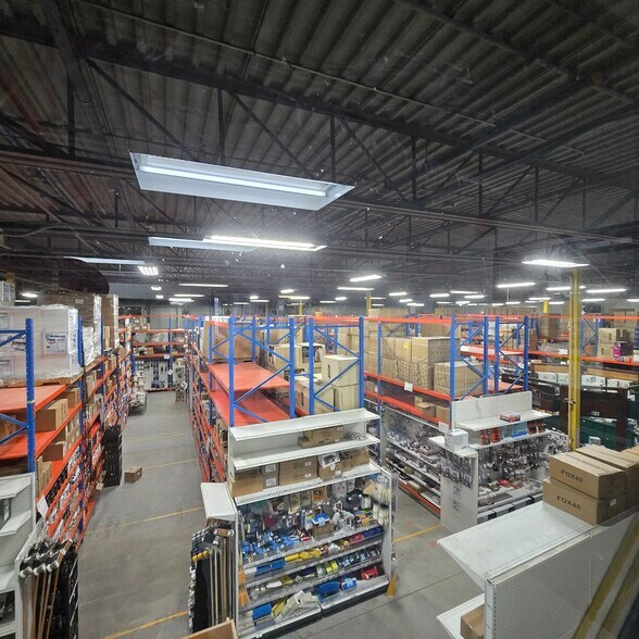 440 Boul Industriel, St-Eustache, QC à vendre - Photo de l’immeuble – Image 2 sur 31