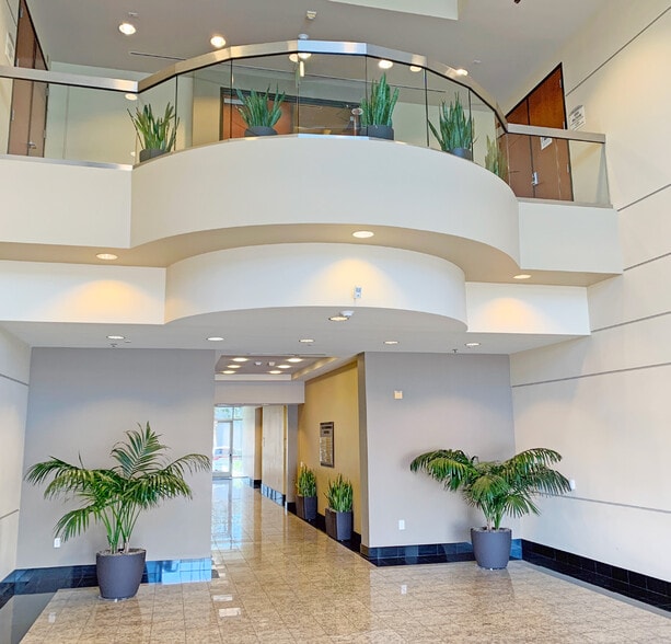 255 E Rincon St, Corona, CA à louer - Hall d’entrée – Image 3 sur 6
