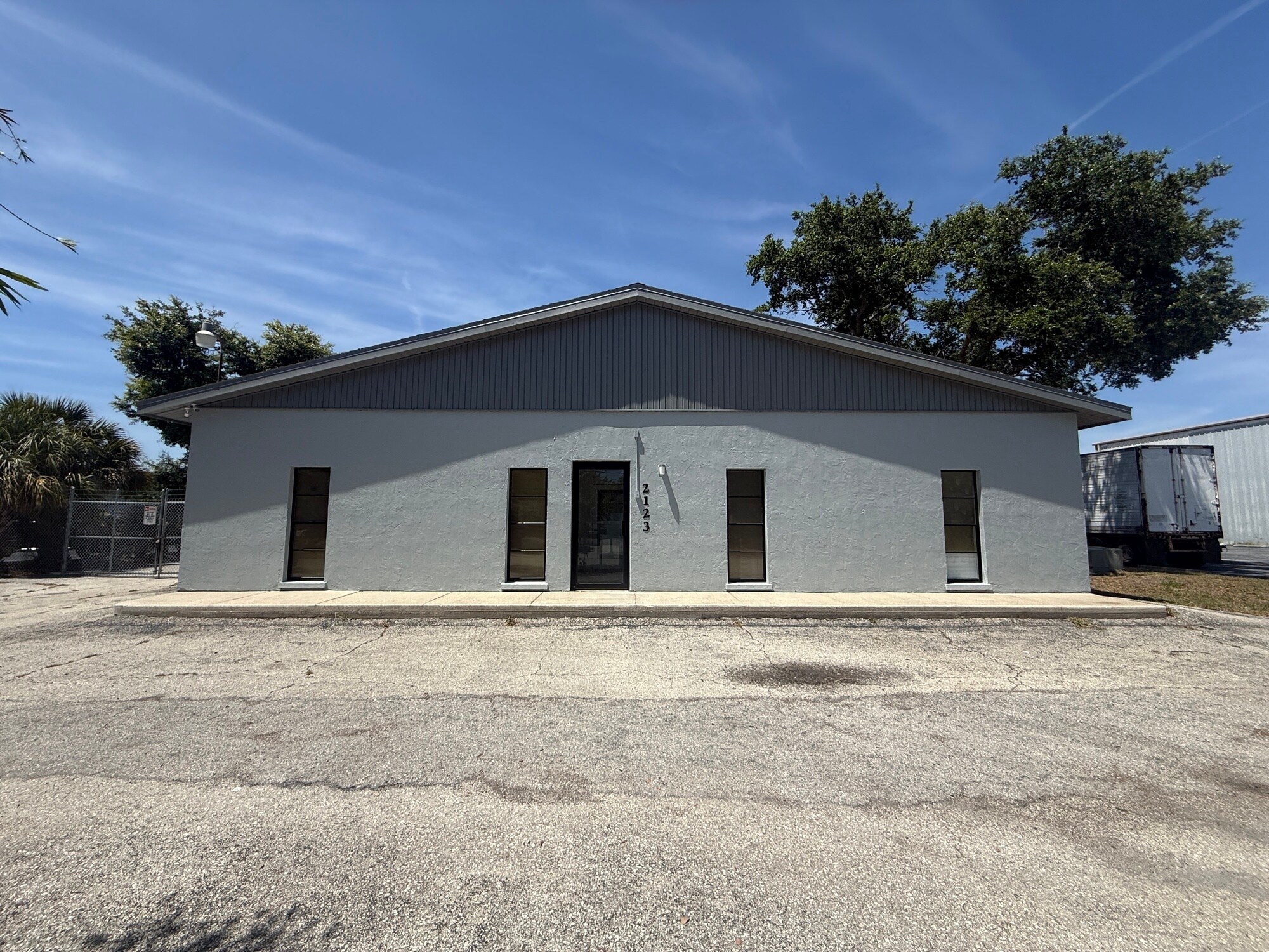 2123 Whitfield Park Ave, Sarasota, FL à vendre Photo de l’immeuble– Image 1 sur 17