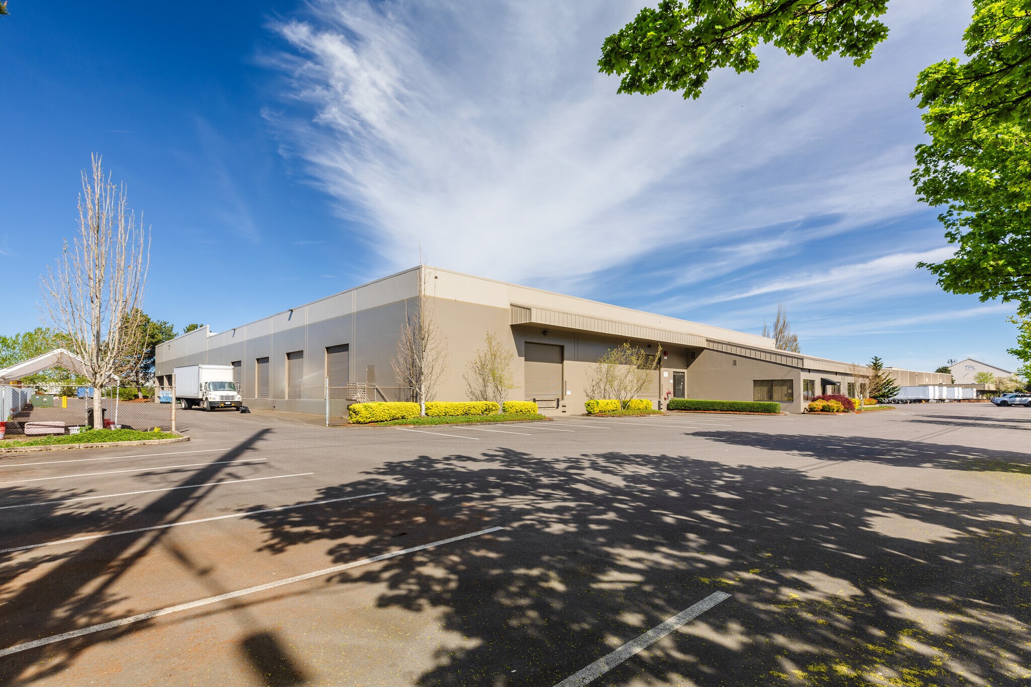 4322-4338 NW Yeon Ave, Portland, OR à louer Photo de l’immeuble– Image 1 sur 10
