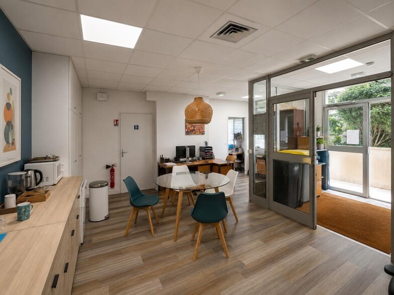 8 Villa Compoint, Paris à louer - Photo de l’immeuble – Image 3 sur 8