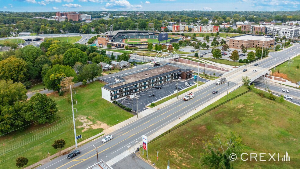 200 S Broad St, Winston-Salem, NC à vendre - Photo de l’immeuble – Image 2 sur 22