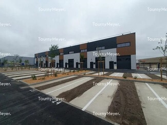 Plus de détails pour Local d'activités à louer