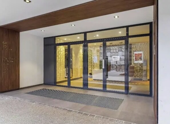 70 Rue Du Ranelagh, Paris à louer - Photo de l’immeuble – Image 3 sur 7