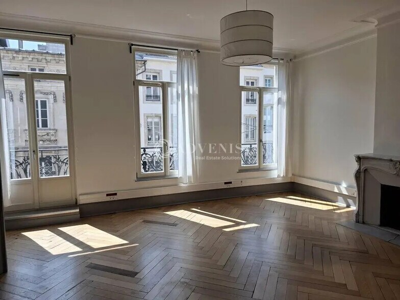 Bureau dans Nancy à vendre - Photo de l’immeuble – Image 2 sur 7