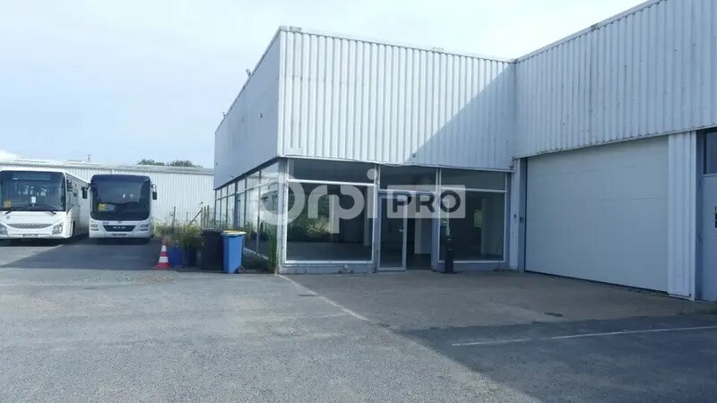 Industriel/Logistique dans Varennes-Vauzelles à vendre - Photo de l’immeuble – Image 3 sur 12