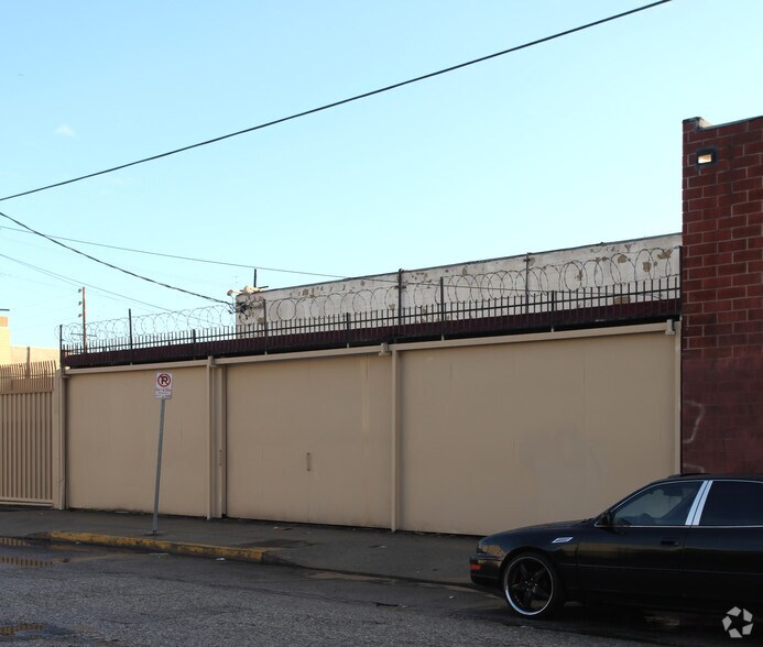 116 W 32nd St, Los Angeles, CA à vendre - Photo de l’immeuble – Image 2 sur 2