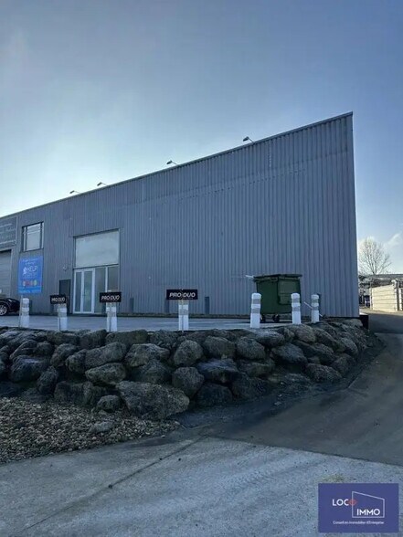 Local d’activités dans Yvrac à louer - Photo de l’immeuble – Image 2 sur 9