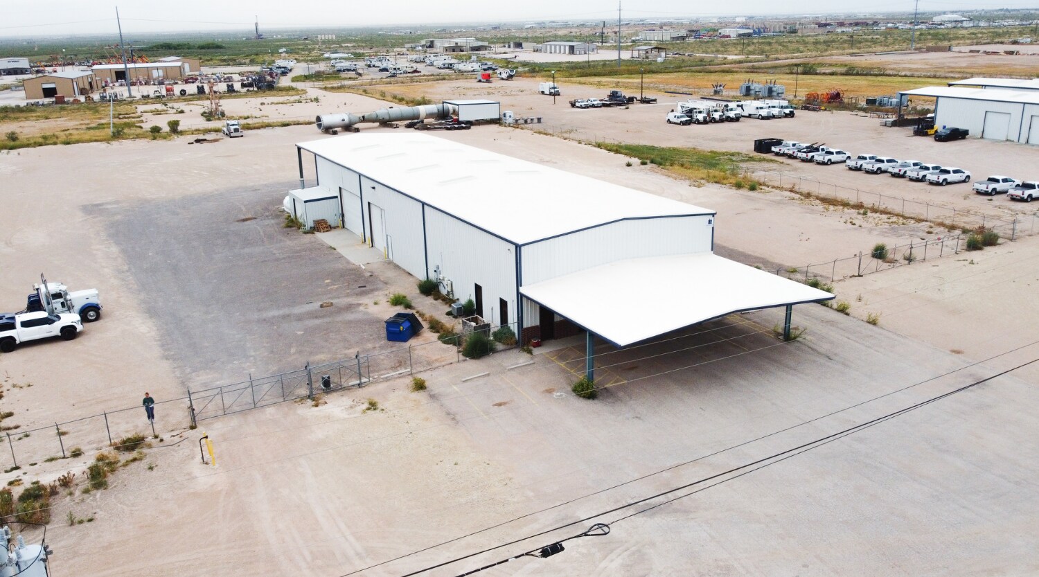 8801 W County Road 127, Midland, TX à louer Photo de l’immeuble– Image 1 sur 58
