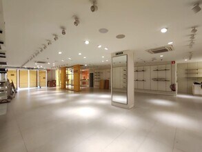 Local commercial dans Manresa, Barcelona à louer Photo intérieure– Image 1 sur 13