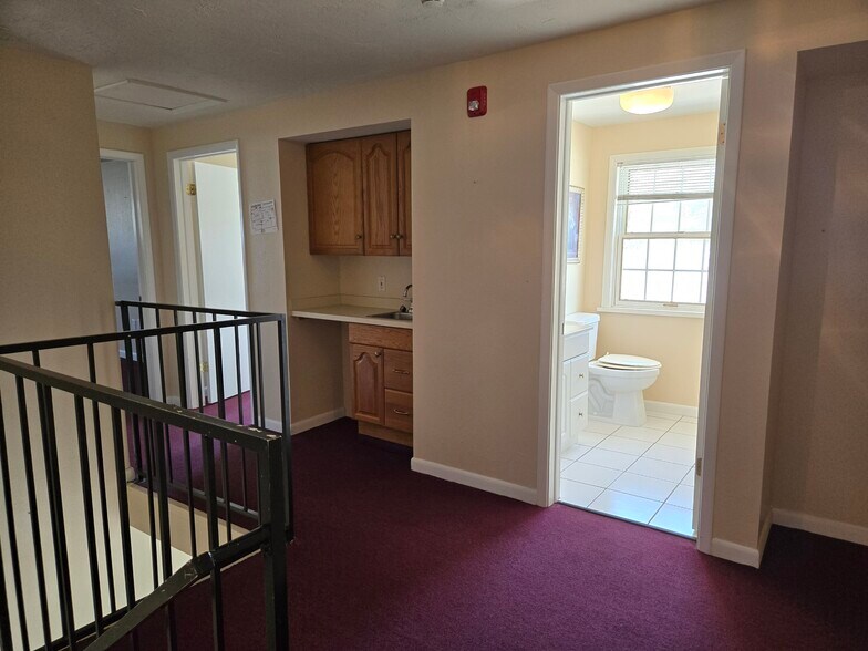 8726 Old County Road 54, New Port Richey, FL à vendre - Photo intérieure – Image 2 sur 20