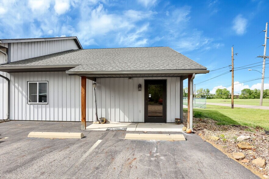 1987 Coffman Rd, Newark, OH à vendre - Photo de l’immeuble – Image 2 sur 27