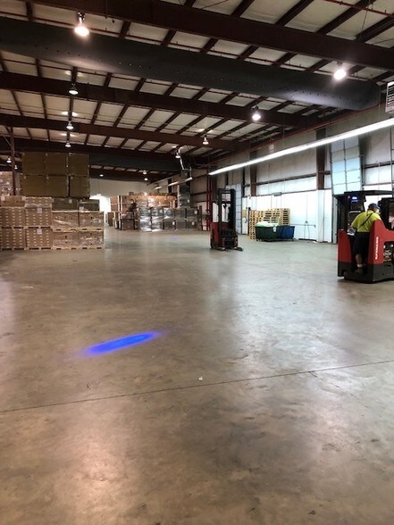 911 J R Industrial Dr, Sanford, NC à louer - Photo intérieure – Image 2 sur 7