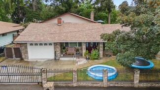 Plus de détails pour 1354 SE 162nd Ave, Portland, OR - Spécialisé à vendre
