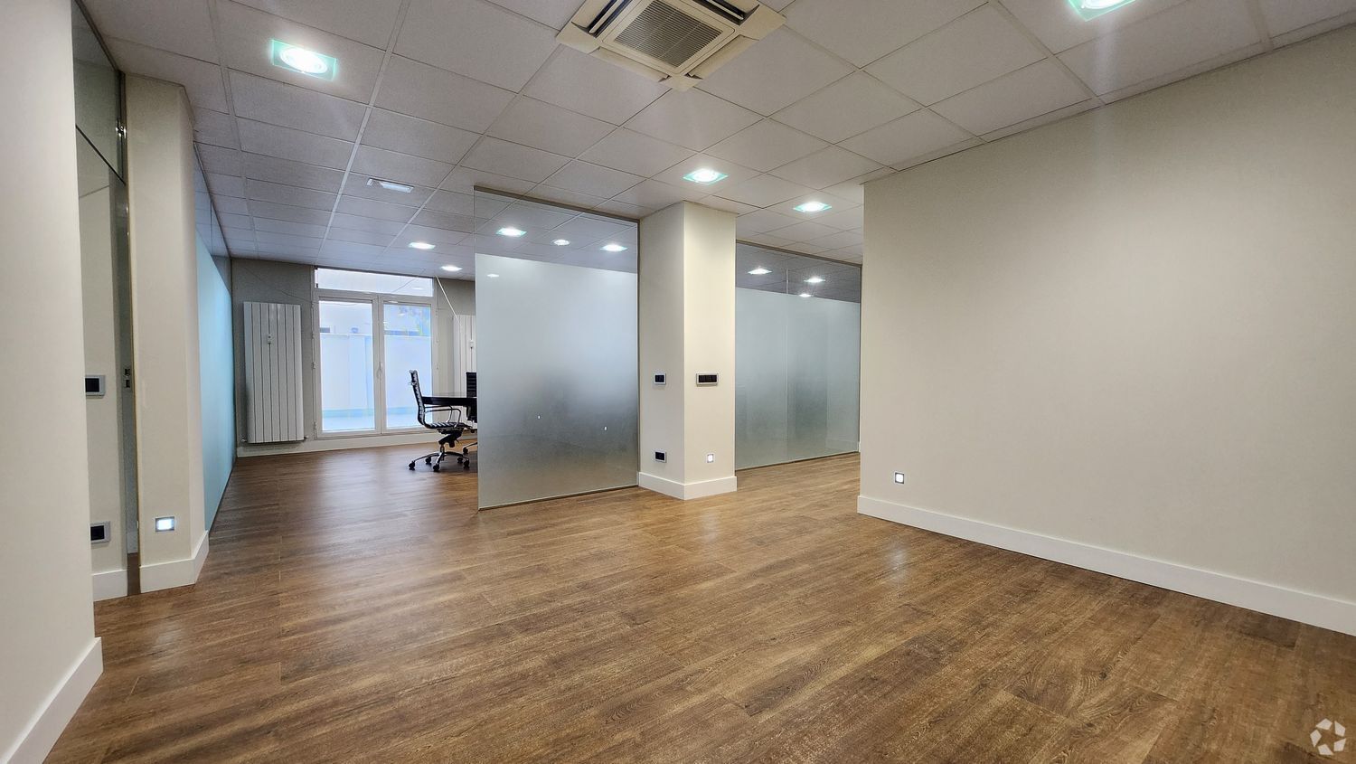 Immeuble residentiel dans Madrid, Madrid à vendre Photo intérieure– Image 1 sur 2