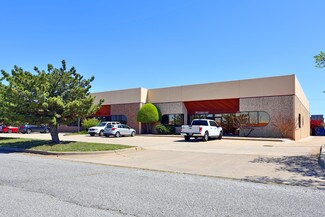 Plus de détails pour 3426-3500 S Lakeside Dr, Oklahoma City, OK - Industriel/Logistique à louer