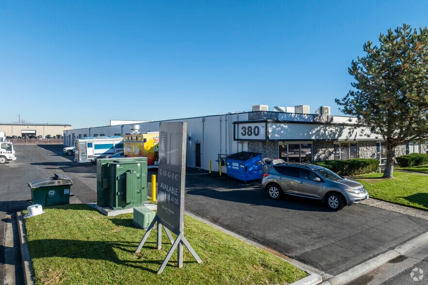 380 Freeport Blvd, Sparks, NV à vendre - Photo de l’immeuble – Image 2 sur 13