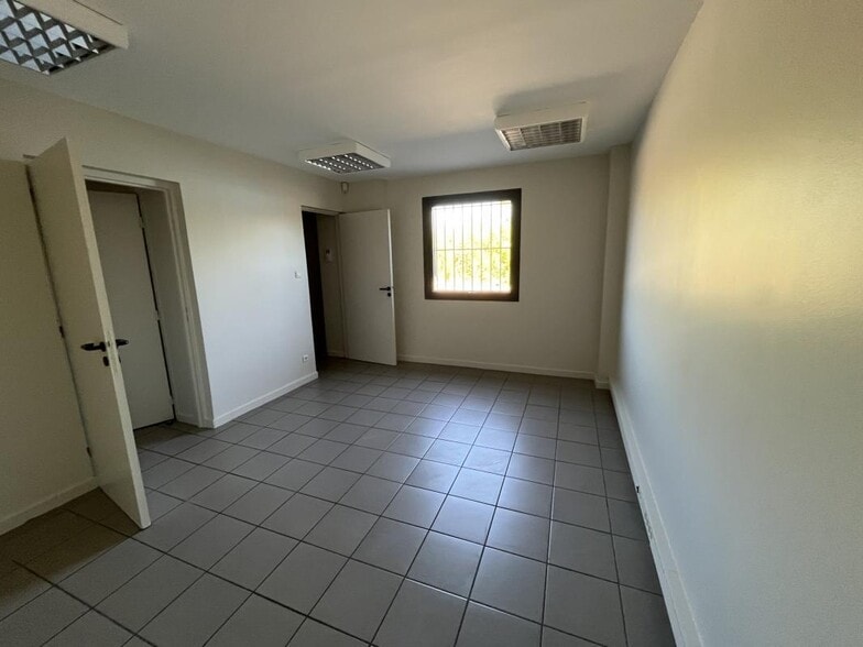 7 Rue Michel Jacquet, Saint-Priest à louer - Photo intérieure – Image 3 sur 7