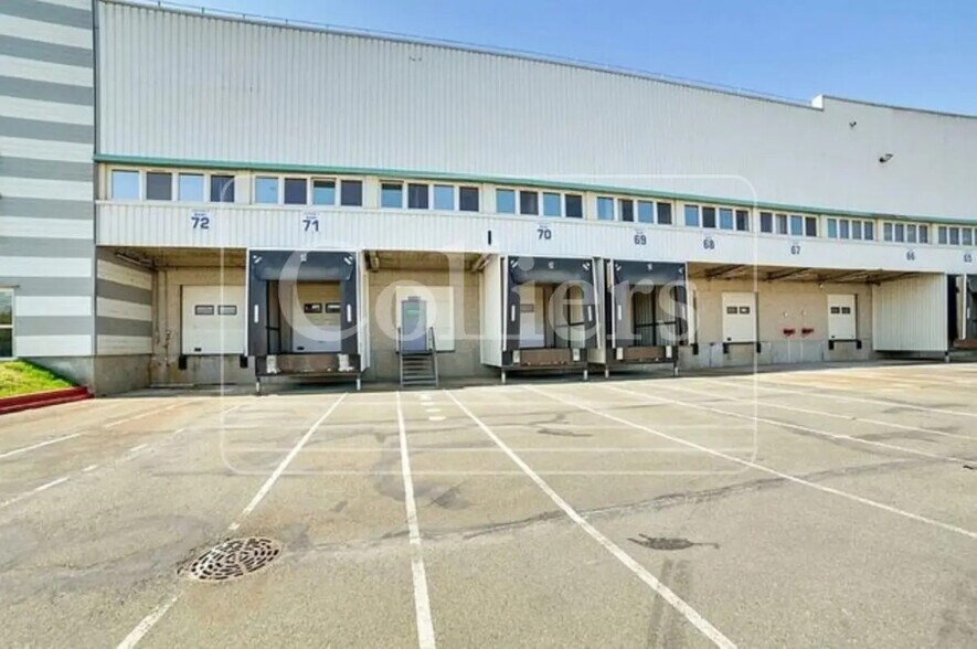 Industriel/Logistique dans Bruyères-sur-Oise à louer - Photo de l’immeuble – Image 3 sur 11