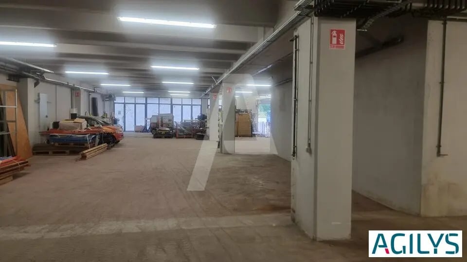 Local d'activités dans Palaiseau à vendre - Photo de l’immeuble – Image 3 sur 4