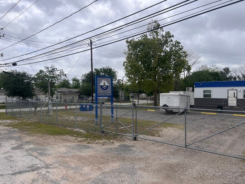 16432 Market St, Channelview, TX à vendre - Photo de l’immeuble – Image 2 sur 2