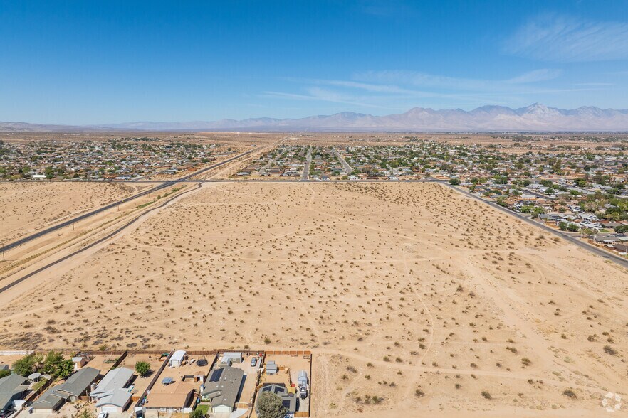 South Downs Street, Ridgecrest, CA à vendre - Aérien – Image 2 sur 14