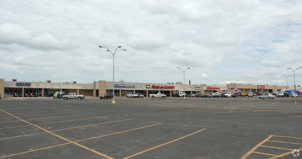 2003 N Saint Marys St, Beeville, TX à louer - Photo de l’immeuble – Image 1 sur 4