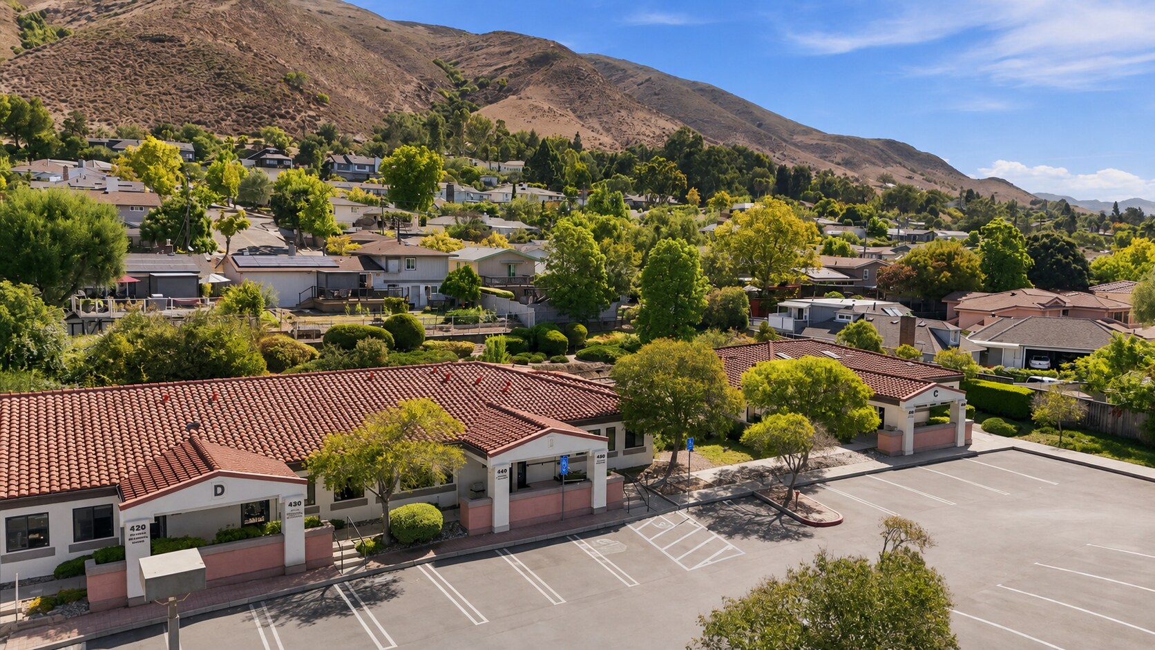 1551 Bishop St, San Luis Obispo, CA à louer Photo de l’immeuble– Image 1 sur 10