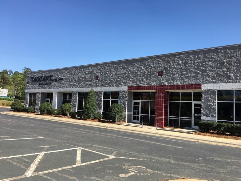 1640 NW Maynard Rd, Cary, NC à vendre - Photo de l’immeuble – Image 2 sur 21