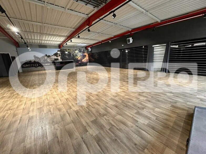 Local commercial dans Feytiat à louer - Photo de l’immeuble – Image 1 sur 5