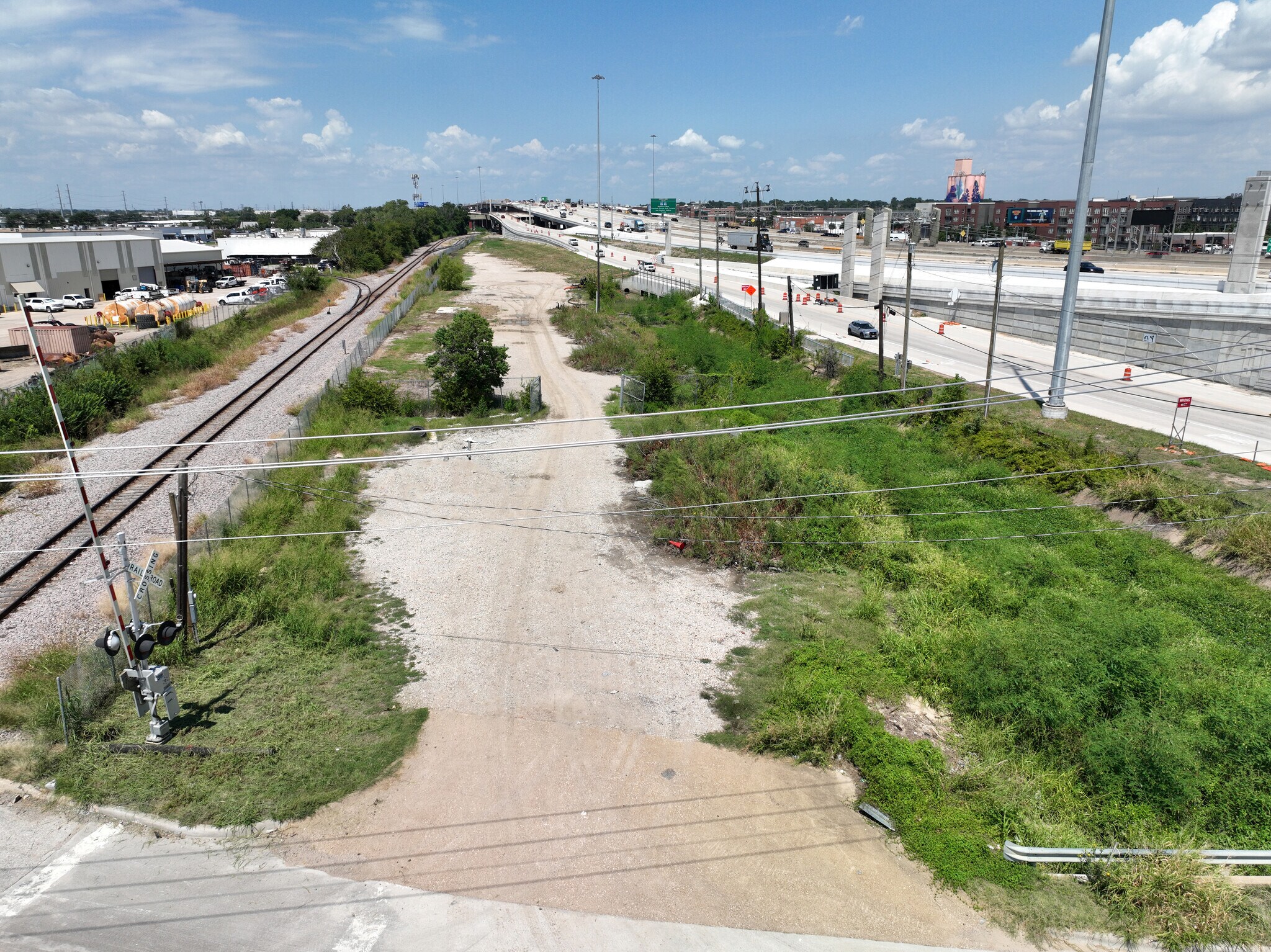 900 W Crosby Rd, Carrollton, TX à vendre Photo principale– Image 1 sur 4