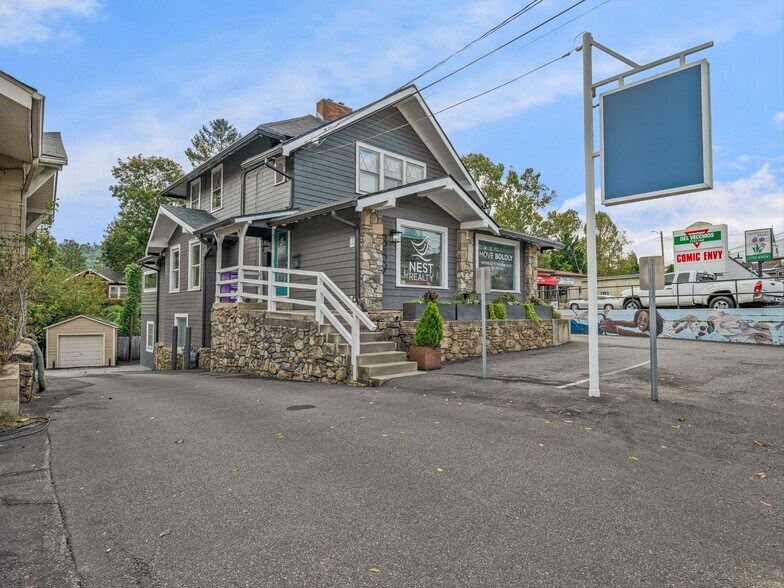 339 Merrimon Ave, Asheville, NC à vendre - Photo de l’immeuble – Image 3 sur 26