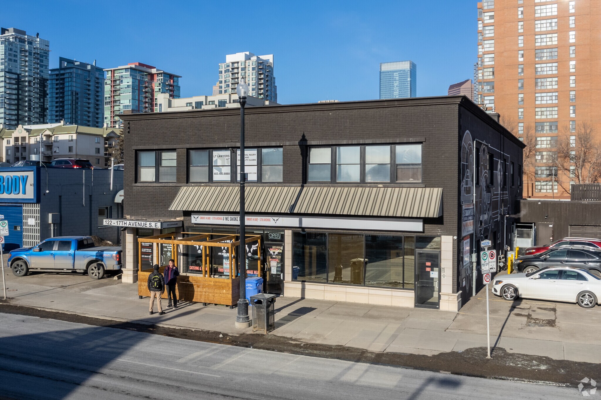 122 17th Ave SE, Calgary, AB à louer Photo principale– Image 1 sur 31