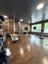 30-69 Steinway St, Astoria, NY à louer Photo intérieure– Image 2 sur 9
