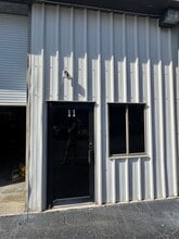 2420 Concorde Dr, Fort Myers, FL à louer Photo de l’immeuble– Image 2 sur 23