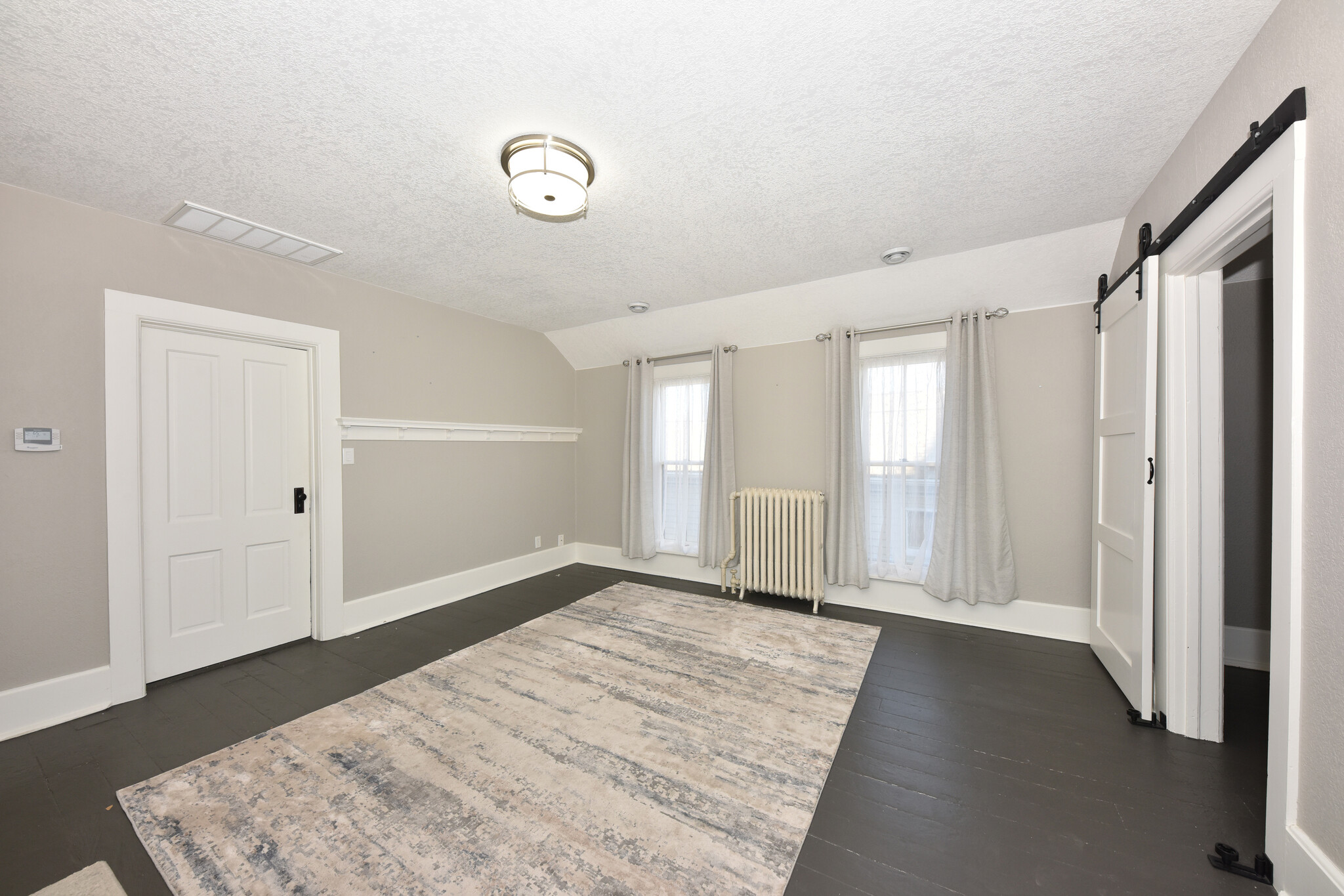 W61N508 Washington Ave, Cedarburg, WI à vendre Photo principale– Image 1 sur 8
