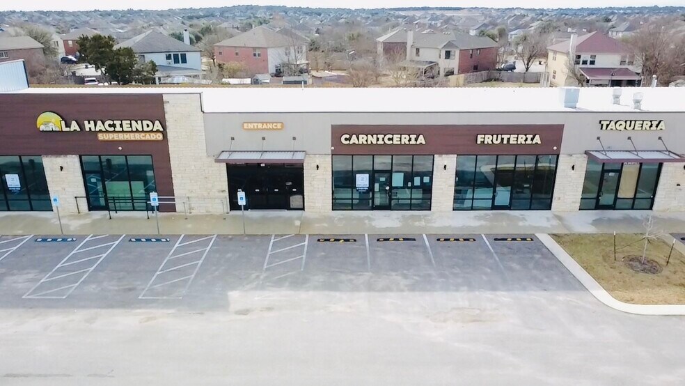 12621 W Hero Way, Leander, TX à louer - Photo de l’immeuble – Image 2 sur 4