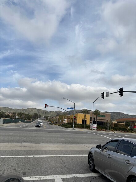 23937 Clinton Keith Rd, Wildomar, CA à vendre - Photo de l’immeuble – Image 3 sur 9