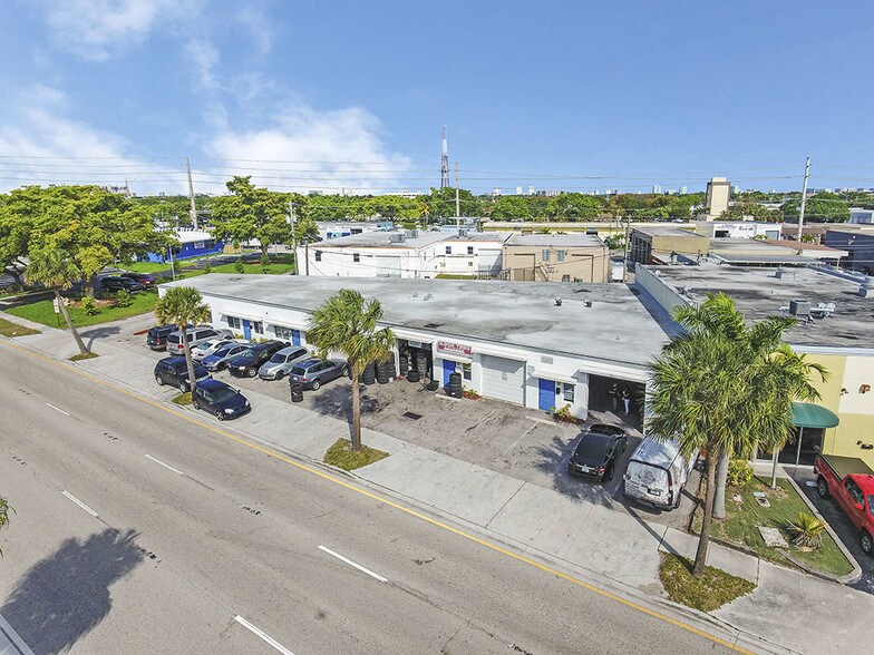 400-412 S Dixie Hwy W, Pompano Beach, FL à louer - Photo de l’immeuble – Image 3 sur 7
