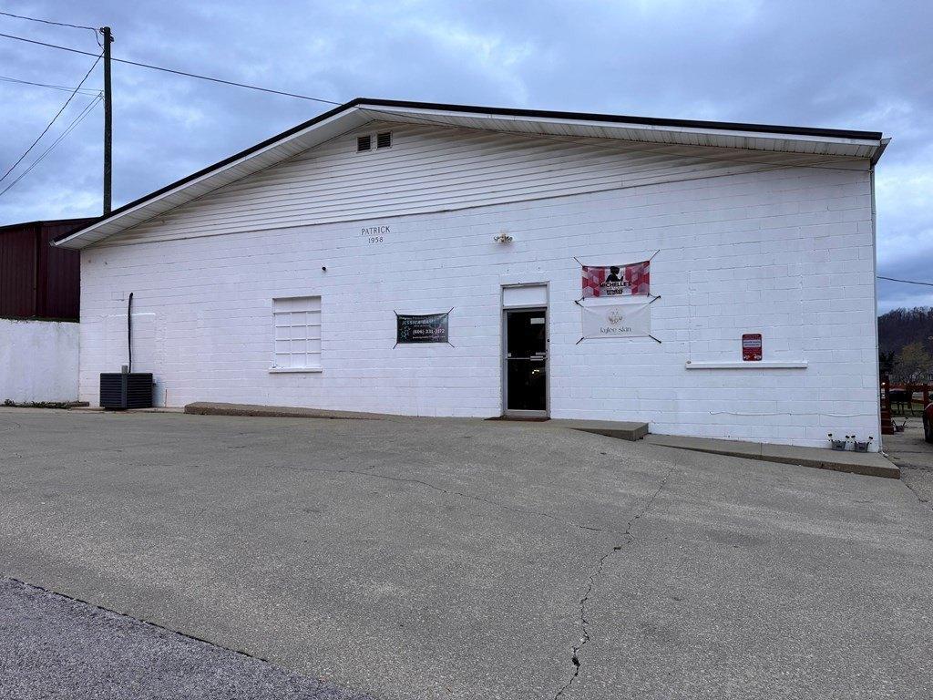 44 N Church St, Salyersville, KY à vendre Photo de l’immeuble– Image 1 sur 9