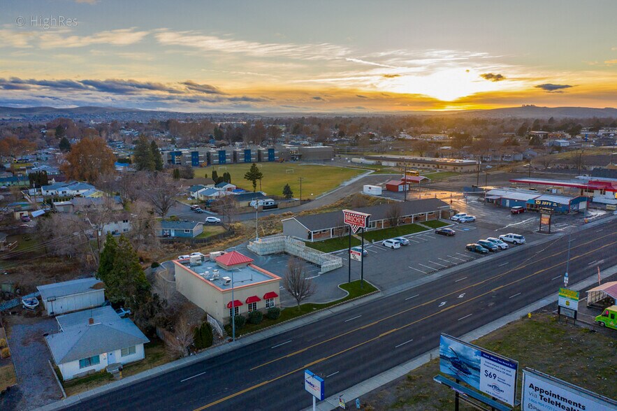 2417 W Kennewick Ave, Kennewick, WA à louer - Photo de l’immeuble – Image 3 sur 23