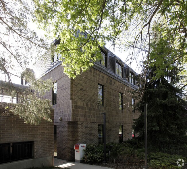 699 E South Temple, Salt Lake City, UT à louer - Photo de l’immeuble – Image 3 sur 32
