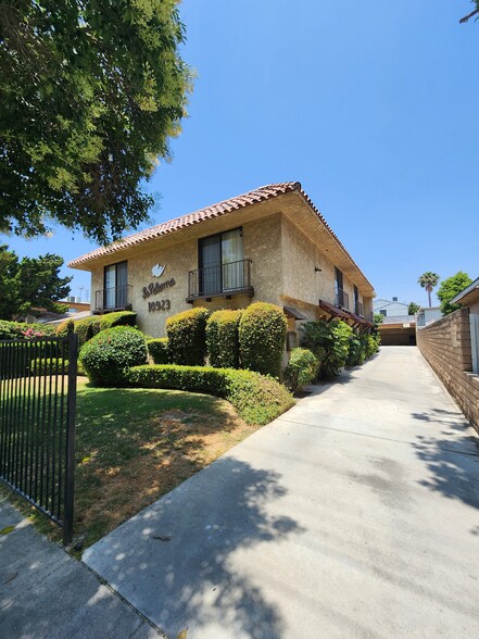 10923 Moorpark St, North Hollywood, CA à vendre - Photo de l’immeuble – Image 2 sur 15