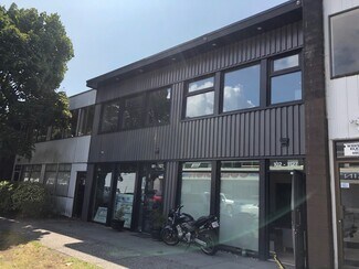 Plus de détails pour 1127 14th St W, North Vancouver, BC - Local d'activités à louer