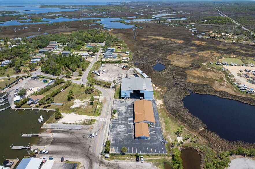 5000 Calienta St, Hernando Beach, FL à vendre - Photo de l’immeuble – Image 3 sur 58