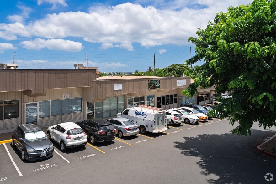 719 Kamehameha Hwy, Pearl City, HI à vendre - Photo de l’immeuble – Image 2 sur 5
