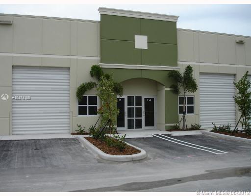2061 NW 112th Ave, Miami, FL à louer - Photo de l’immeuble – Image 3 sur 7