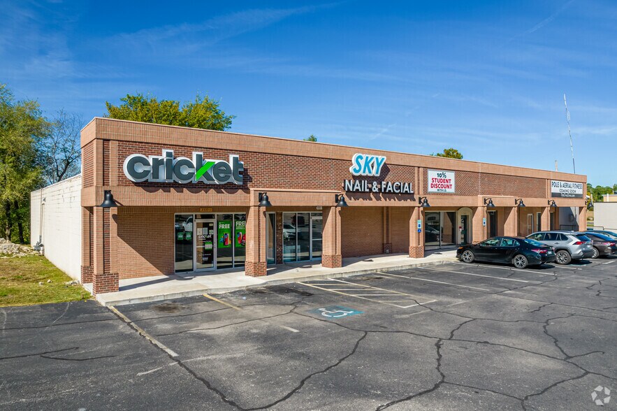 2333-2337 N College Ave, Fayetteville, AR à louer - Photo principale – Image 1 sur 4