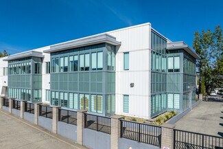 Plus de détails pour 9180 King George Blvd, Surrey, BC - Bureau à vendre